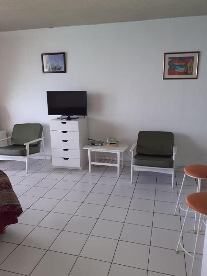Deluxe Montego Bay Club Studio & Suites Esterno foto