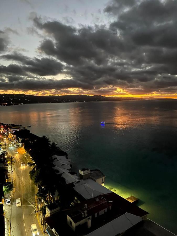Deluxe Montego Bay Club Studio & Suites Esterno foto