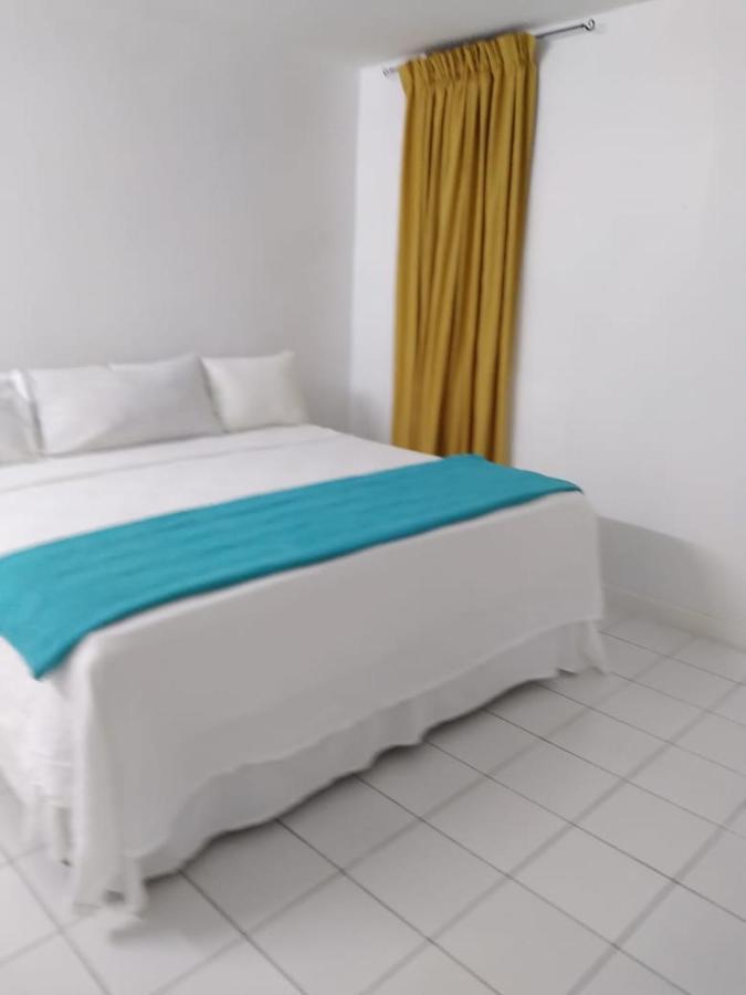 Deluxe Montego Bay Club Studio & Suites Esterno foto