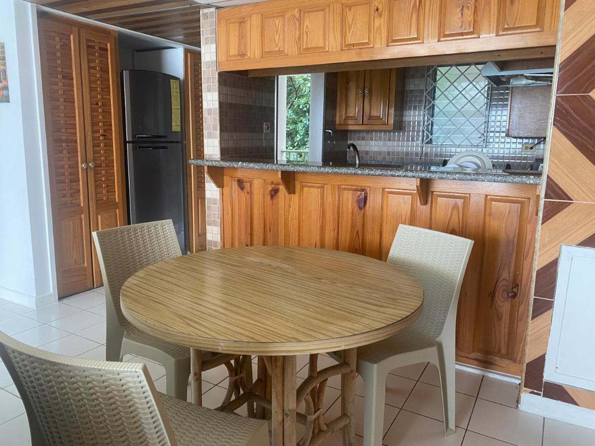 Deluxe Montego Bay Club Studio & Suites Esterno foto