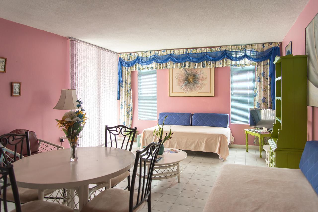 Deluxe Montego Bay Club Studio & Suites Esterno foto