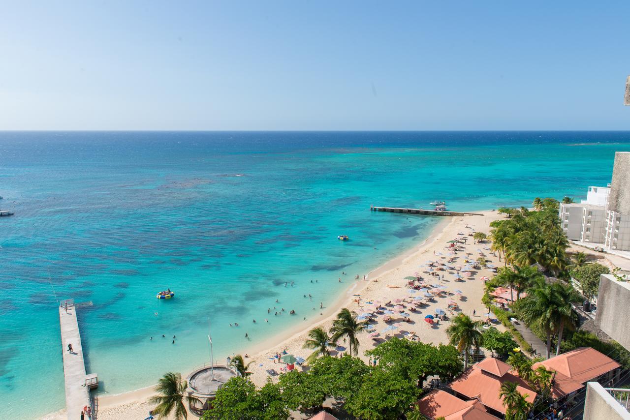 Deluxe Montego Bay Club Studio & Suites Esterno foto