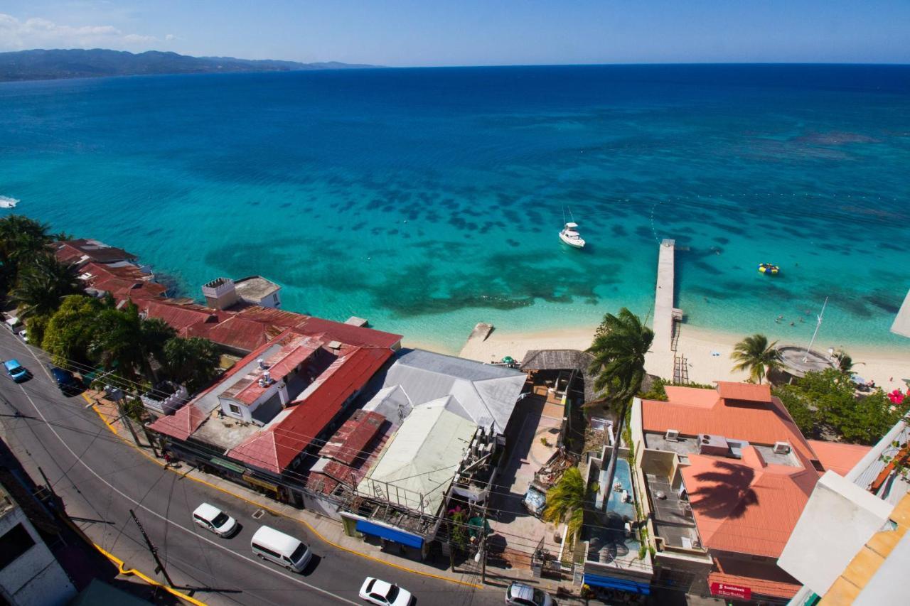 Deluxe Montego Bay Club Studio & Suites Esterno foto