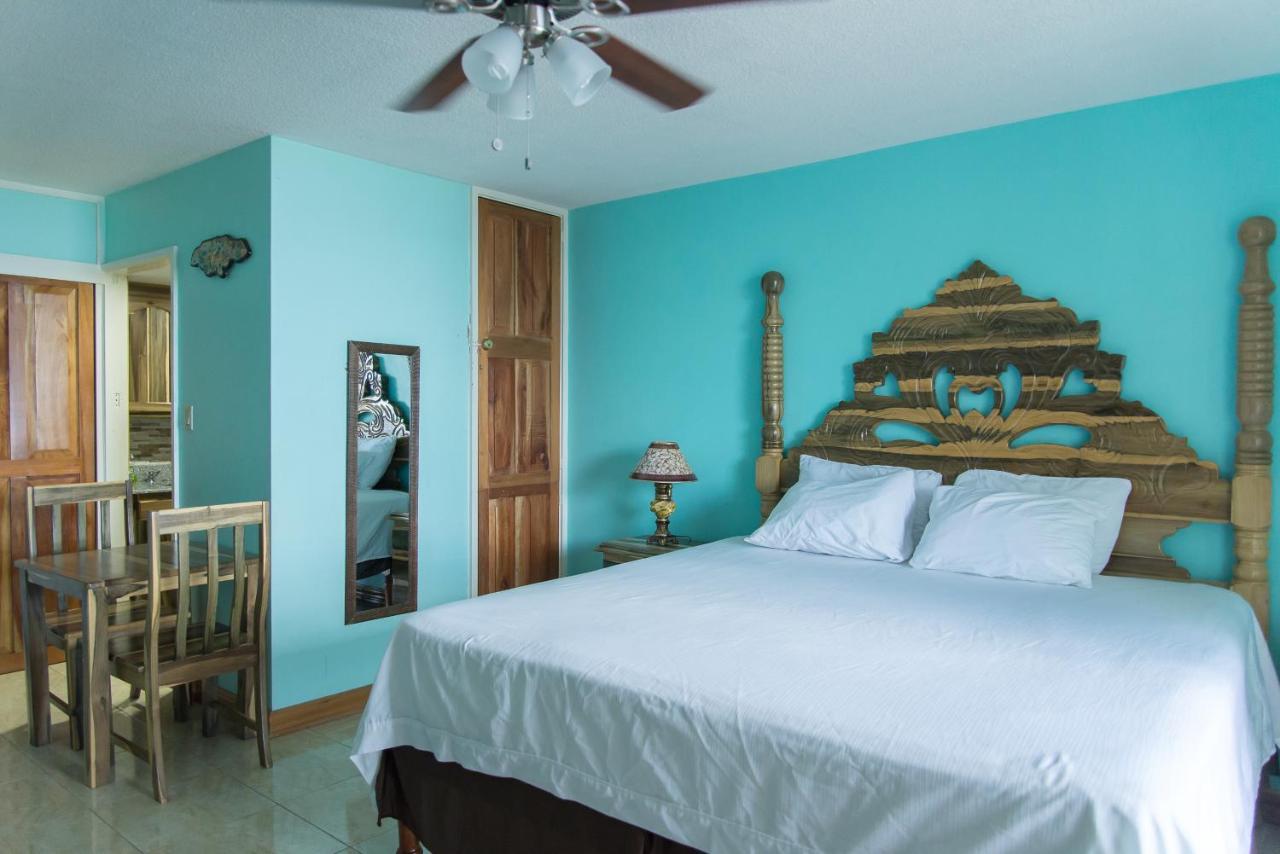 Deluxe Montego Bay Club Studio & Suites Esterno foto